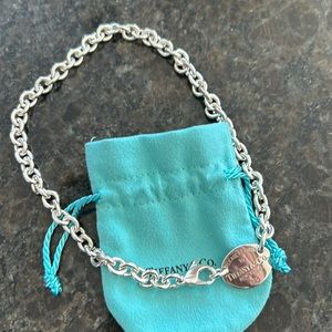 Tiffany &Co. oval shaped necklace. Like new.